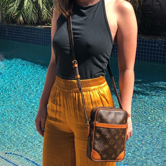 Louis Vuitton Handbags - AUTH Louis Vuitton Danube Crossbody or Shoulder 🌺